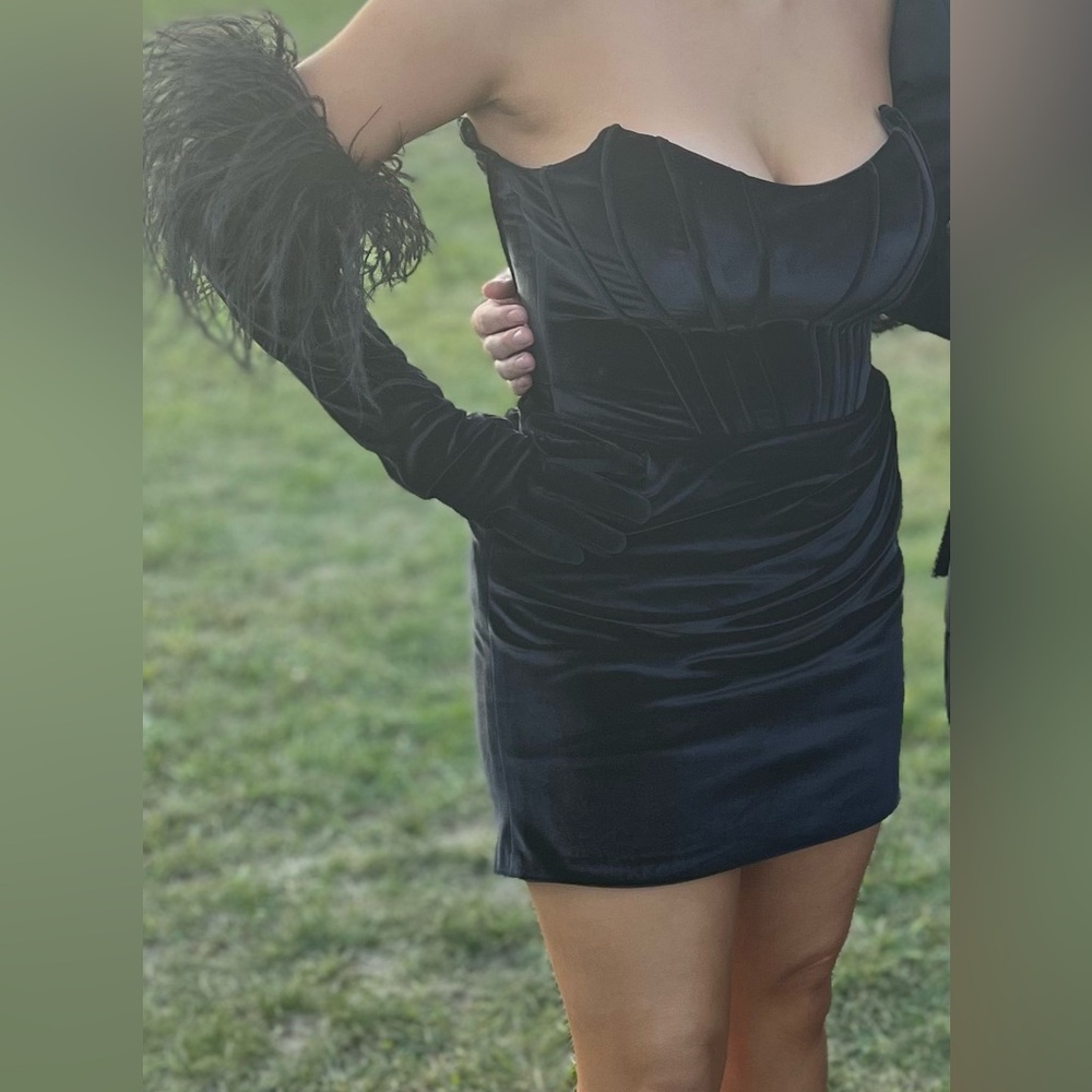 Black Velvet Sherri Hill Homecoming Dress. Gloves with feathers. Size 2.